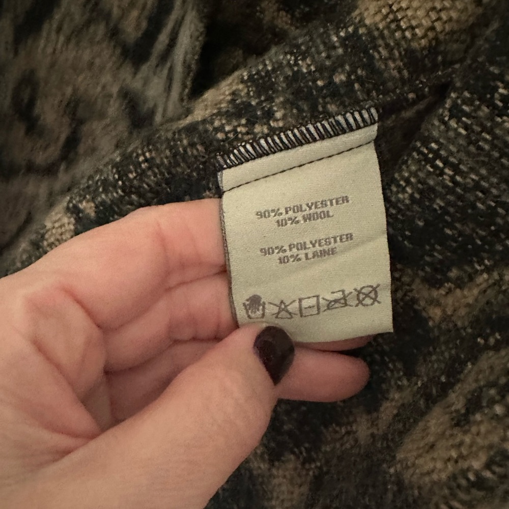 Charlie Paige Black and Tan Leopard Teddy Jacket - Picture 4 of 4